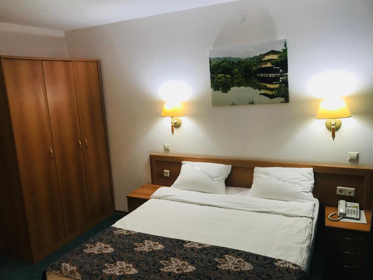 Green Hotel Atyraū Dış mekan fotoğraf