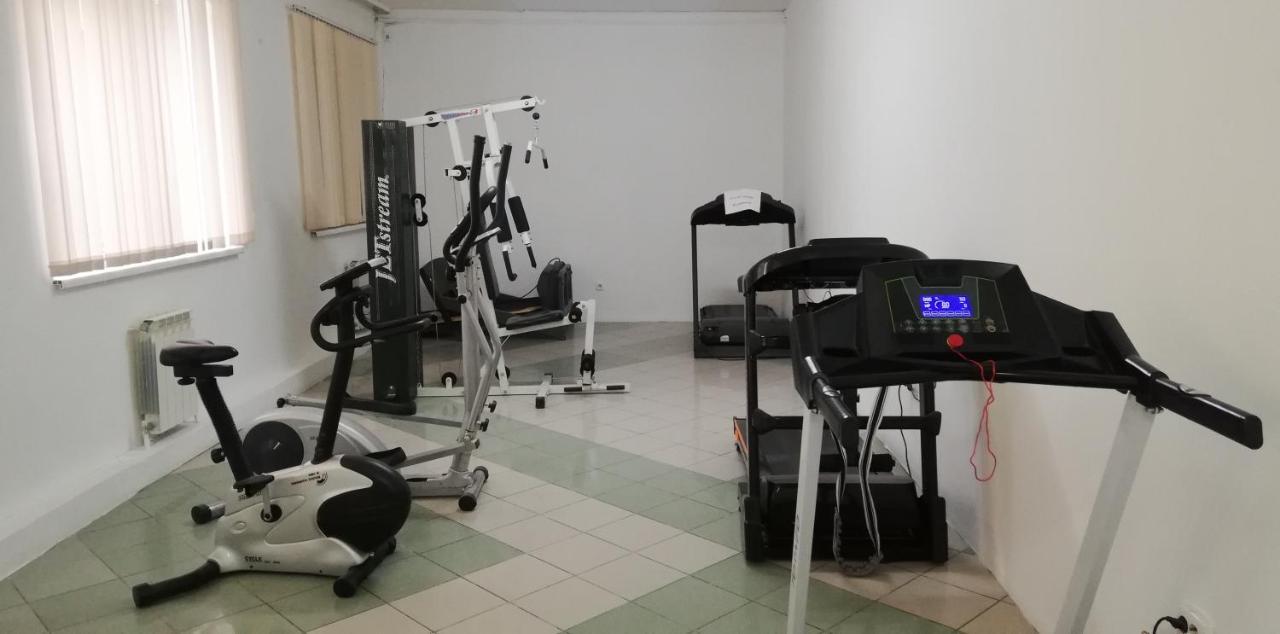 Green Hotel Atyraū Dış mekan fotoğraf