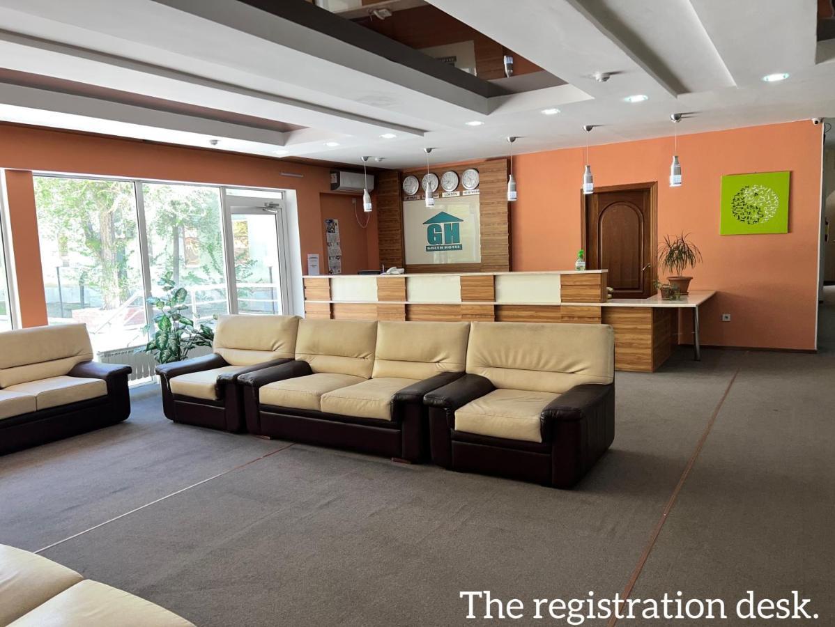 Green Hotel Atyraū Dış mekan fotoğraf