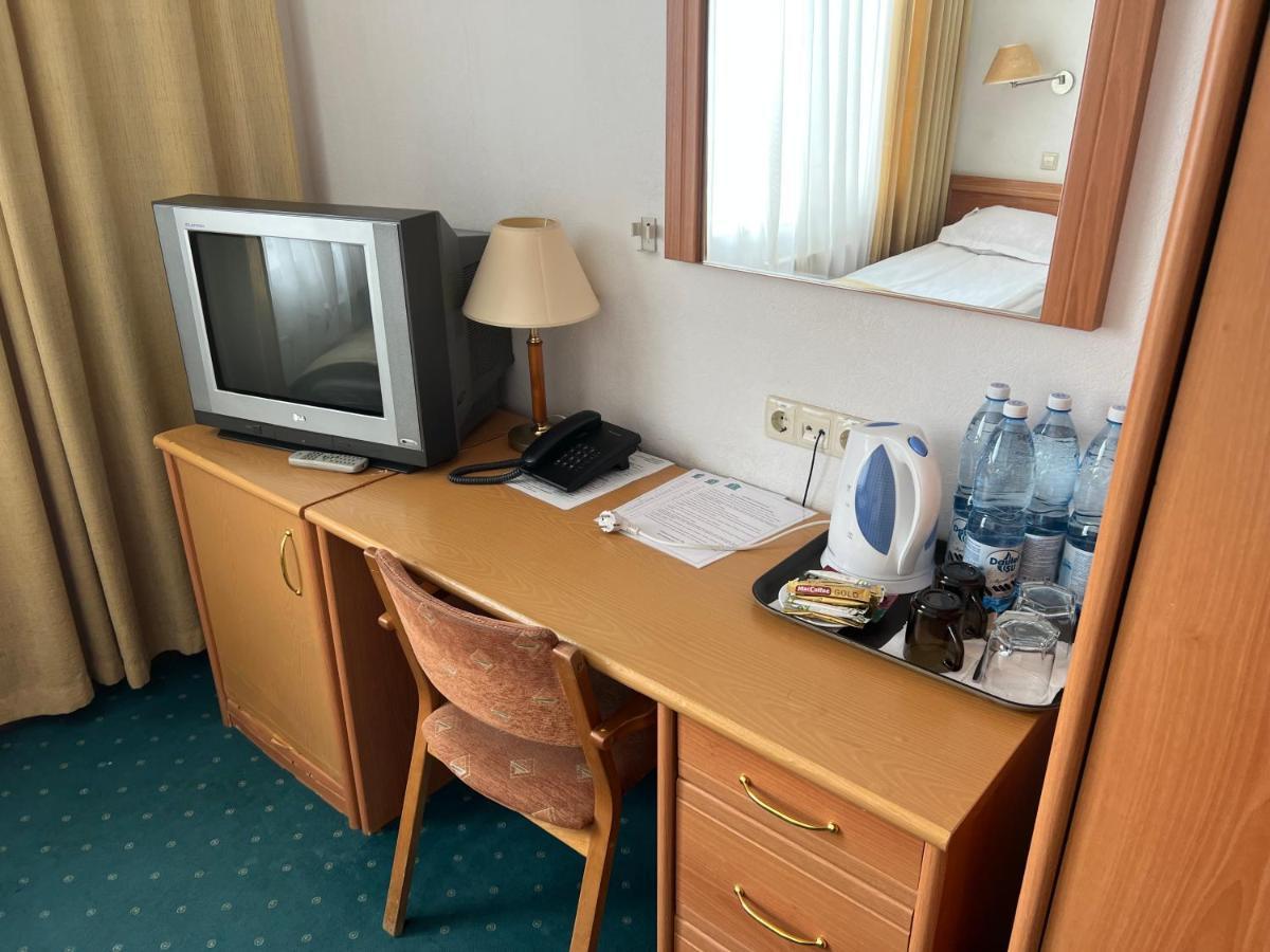Green Hotel Atyraū Dış mekan fotoğraf