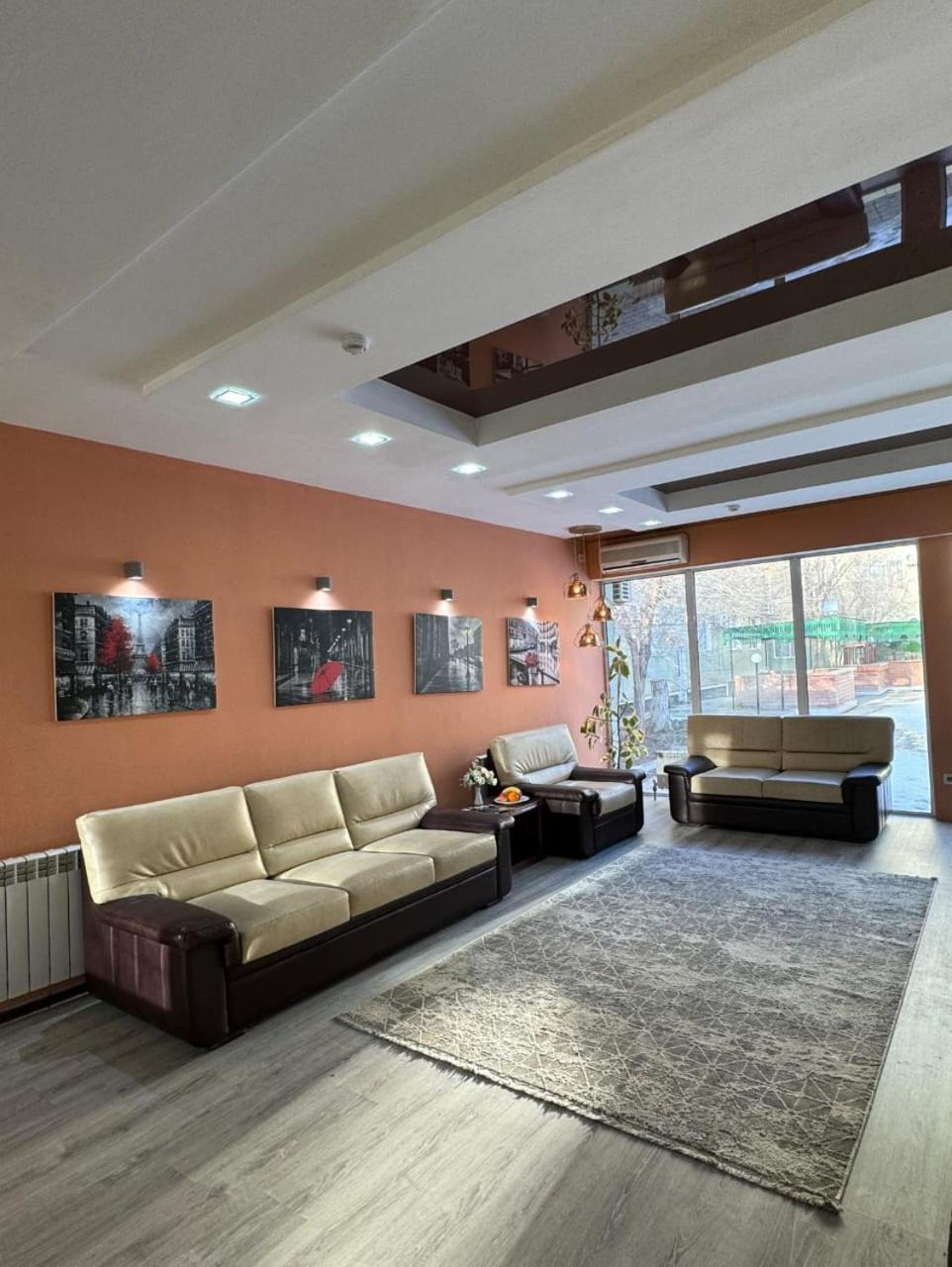 Green Hotel Atyraū Dış mekan fotoğraf