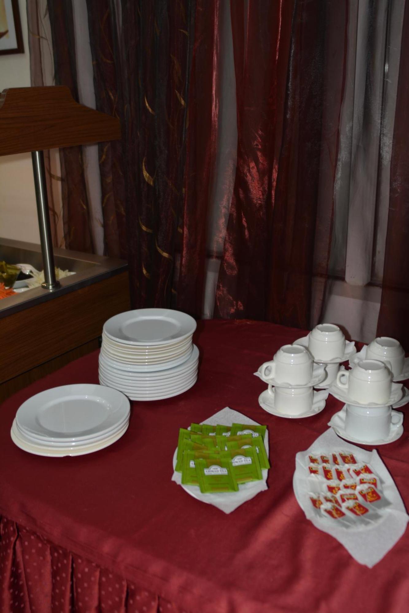 Green Hotel Atyraū Dış mekan fotoğraf