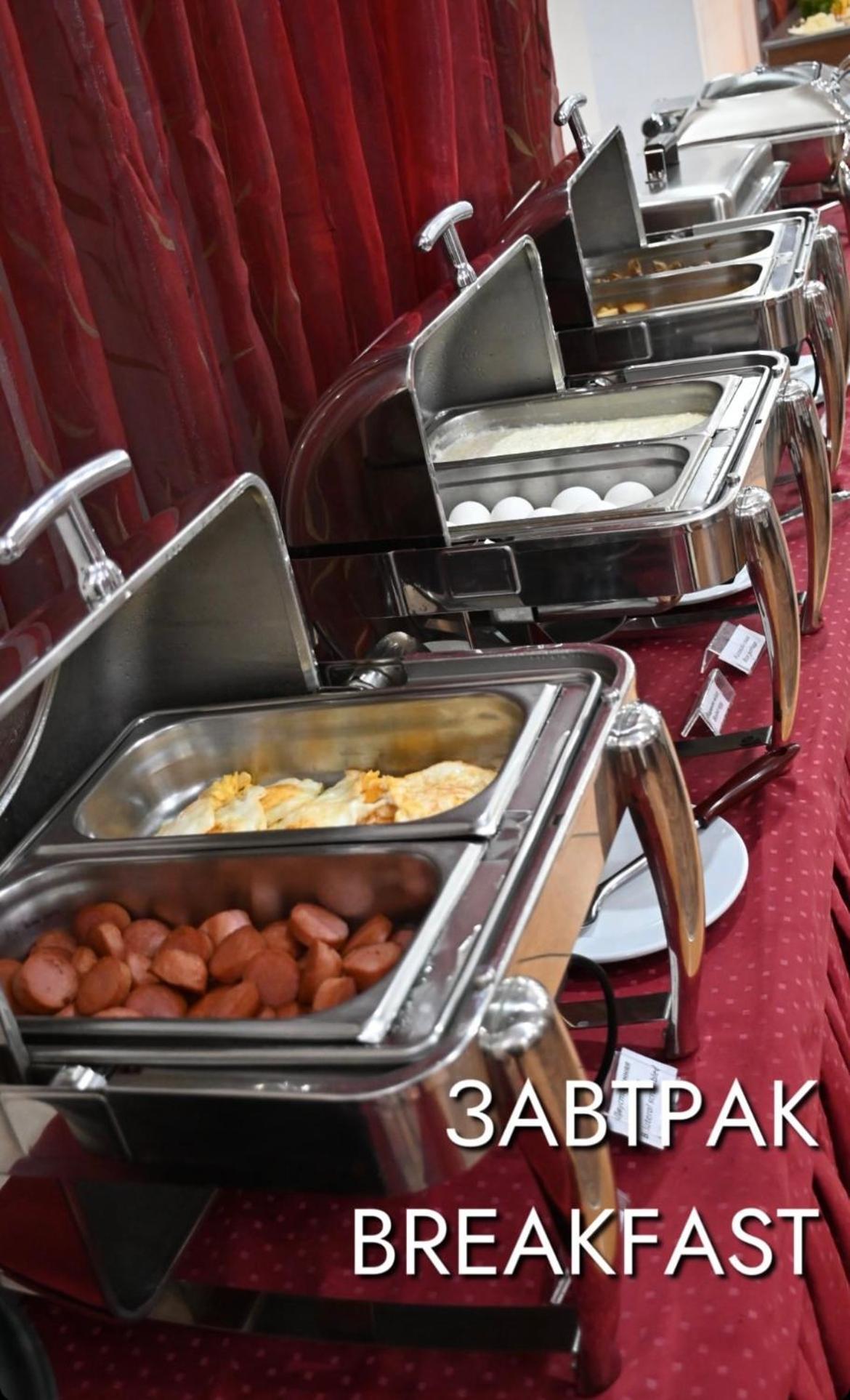 Green Hotel Atyraū Dış mekan fotoğraf