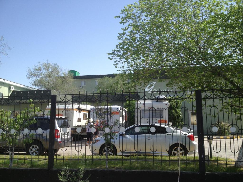 Green Hotel Atyraū Dış mekan fotoğraf